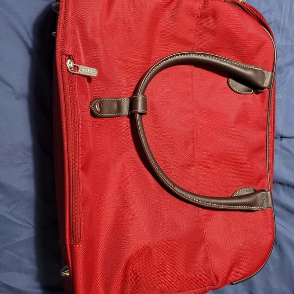 Chaps Dark Red Travel Carry On multiple zip components - Picture 4 of 8